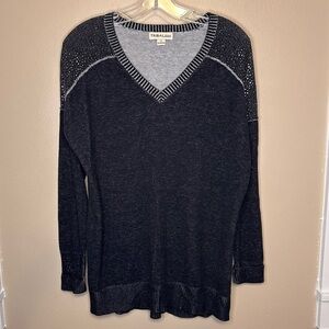 Tribal Jeans Women’s Shoulder Studded Raw Edge Lightweight Sweater Size Medium